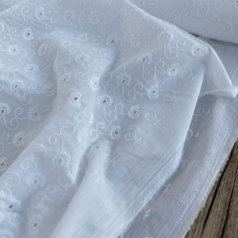 Broderie anglaise - White